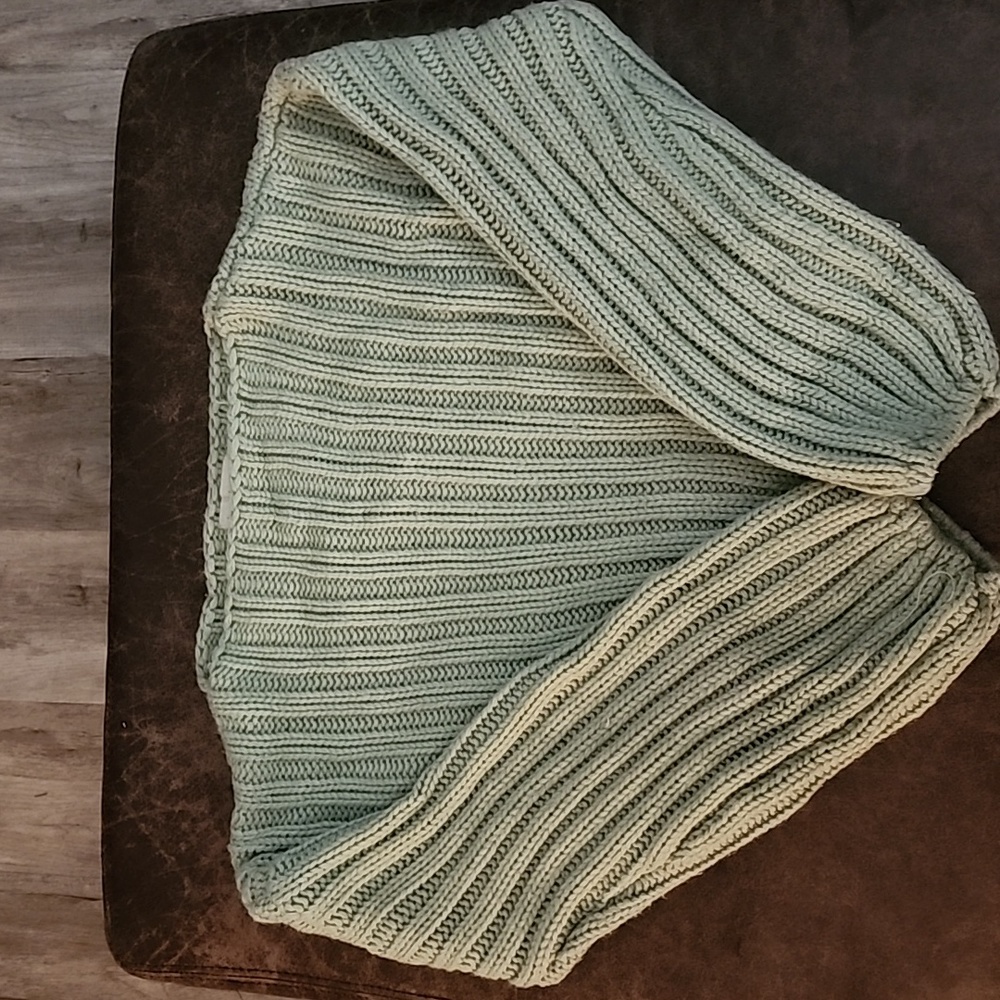 Urban Outfitters Beige Botany chunky sweater. Size small, Sage green